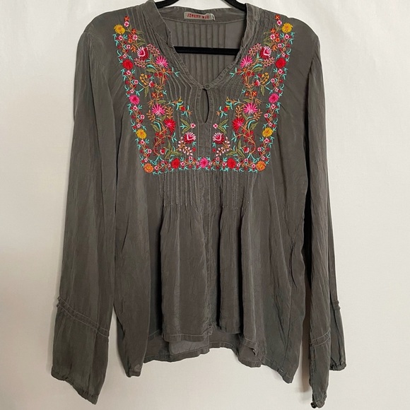 Johnny Was Tops - Johnny Was Floral Embroidered Boho Pintuck Lightweight Blouse Top